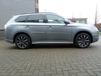 Outlander PHEV met MAK Highlands zwart gepolijst velgen