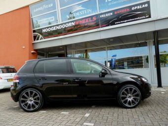 Velgen van het merk Borbet type CW1 black polisched auto VW Golf 6