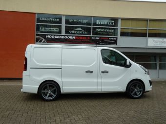 Nieuwe Opel Vivaro met 18 inch Inter action Star 5 antraciet