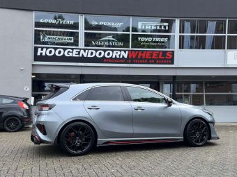 BORBET BY BLACK MATT IN 18 INCH GEMONTEERD ONDER EEN KIA CEE'D