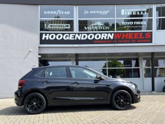 BORBET Y BLACK GLOSSY IN 17 INCH GEMONTEERD ONDER EEN VOLKSWAGEN POLO