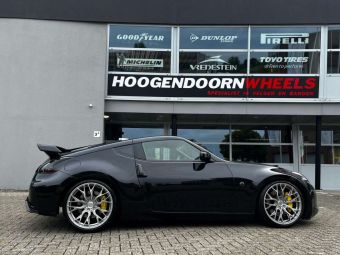 CONCAVER WHEELS CVR1 IN 20 INCH BRUSHED TITANIUM GEMONTEERD ONDER EEN NISSAN 370Z