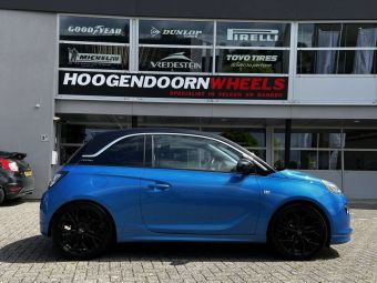 GMP WHEELS MATISSE BLACK IN 18 INCH GEMONTEERD ONDER EEN OPEL ADAM