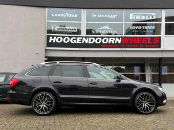 MAM RS4 BLACK POLISHED IN 19 INCH GEMONTEERD ONDER EEN SKODA SUPERB