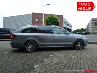 MILLE MIGLIA VELGEN MM1009 19 INCH GEMONTEERD ONDER EEN SKODA SUPERB