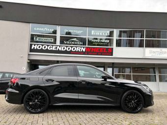 MONACO GPX IN 19 INCH BLACK GEMONTEERD ONDER EEN AUDI A3