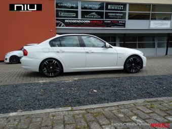 NIU WHEELS BAYERN GEMONTEERD ONDER EEN BMW 3 SERIE IN 18 INCH 