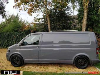 NIU WHEELS Y BLACK 19 INCH VELGEN GEMONTEERD ONDER EEN VOLKSWAGEN T5 