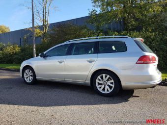 ORIGINEL DEMO OEM VELGEN MET WINTERBANDEN GELEVERD ONDER EEN VW PASSAT 