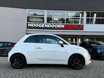 RONAL R46M BLACK IN 15 INCH GEMONTEERD ONDER EEN FIAT 500